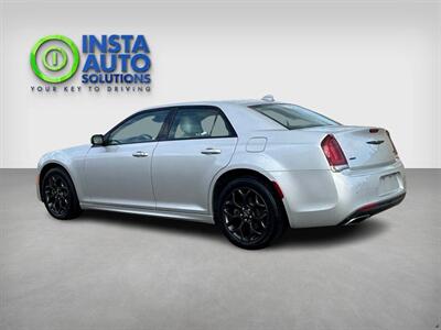 2022 Chrysler 300 Series Touring L  AWD - Photo 3 - St Albert, AB T8N 3Z7