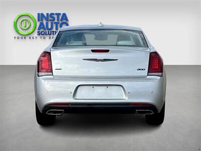 2022 Chrysler 300 Series Touring L  AWD - Photo 4 - St Albert, AB T8N 3Z7