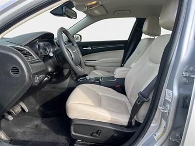 2022 Chrysler 300 Series Touring L  AWD - Photo 9 - St Albert, AB T8N 3Z7