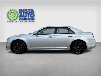 2022 Chrysler 300 Series Touring L  AWD - Photo 2 - St Albert, AB T8N 3Z7