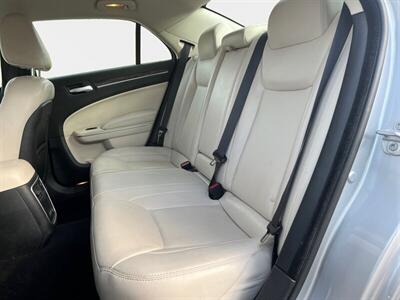 2022 Chrysler 300 Series Touring L  AWD - Photo 14 - St Albert, AB T8N 3Z7