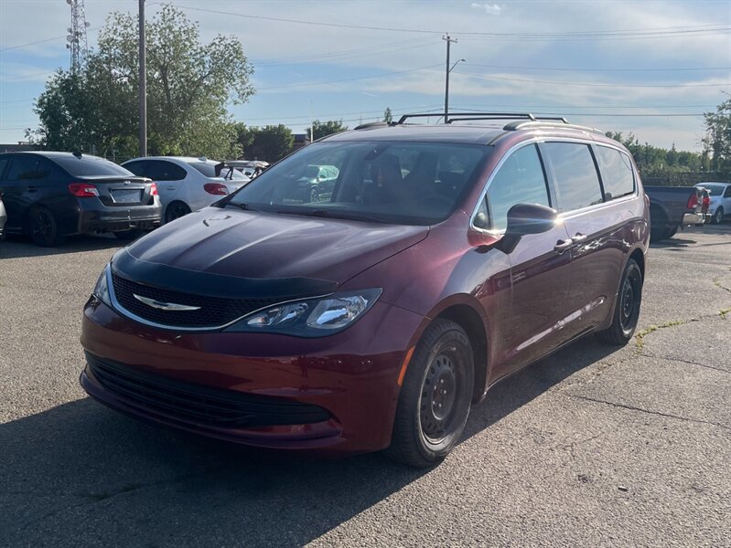 2017 Chrysler Pacifica LX  7 Seater