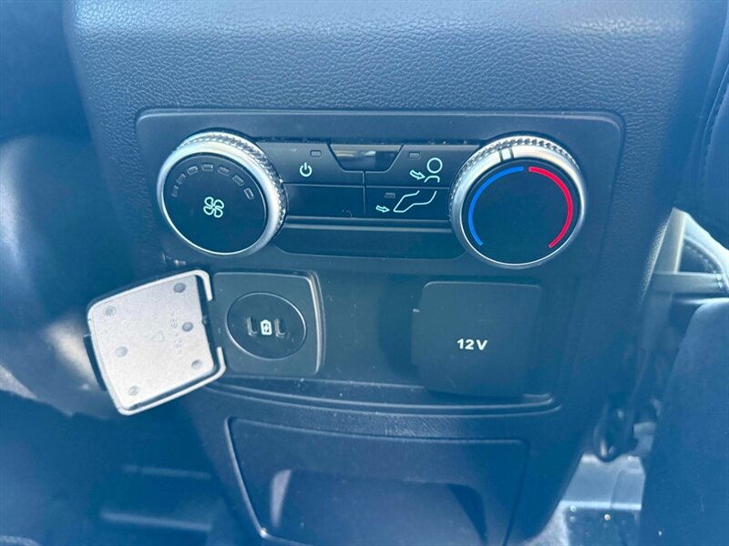 2024 Ford Explorer XLT AWD - Photo 16 - St Albert, AB T8N 3Z7