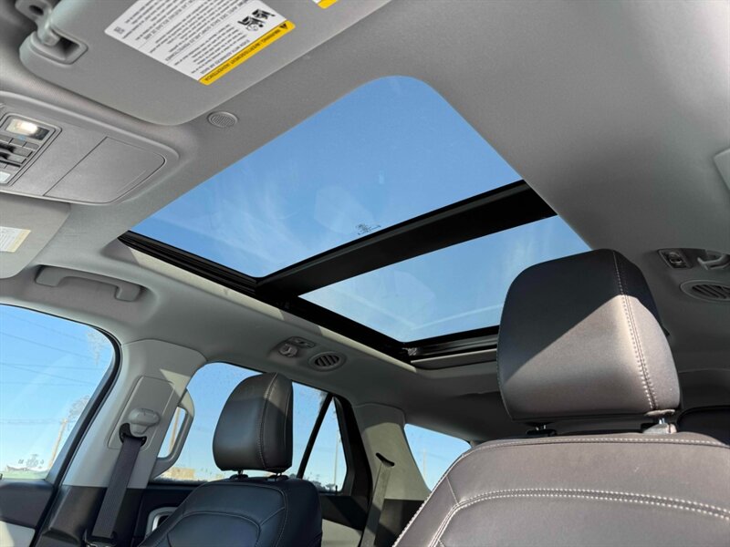 2024 Ford Explorer XLT AWD - Photo 14 - St Albert, AB T8N 3Z7