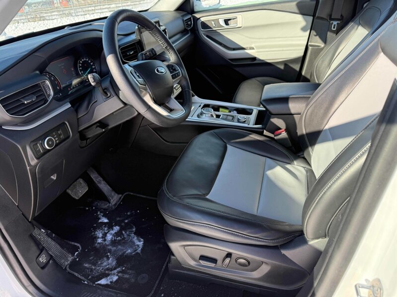 2024 Ford Explorer XLT AWD - Photo 11 - St Albert, AB T8N 3Z7
