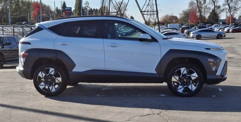 2025 Hyundai KONA Preferred W Trend AWD - Photo 6 - Edmonton, AB T5L 2J7