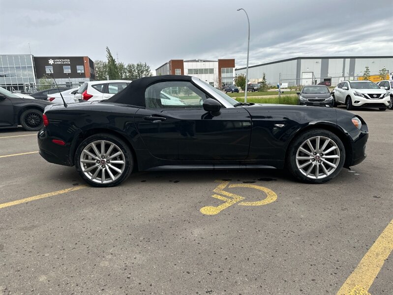 2017 FIAT 124 Spider Lusso - Photo 9 - Acheson, AB T7X 5A3