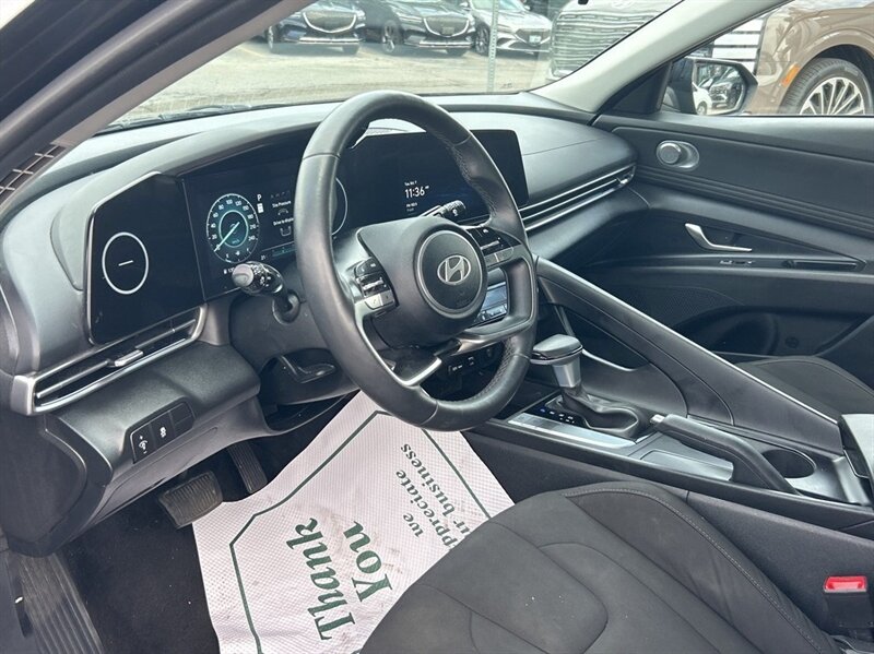2025 Hyundai ELANTRA Preferred Tech Package - Photo 8 - Edmonton, AB T5L 2J7