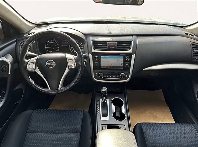2018 Nissan Altima 2.5 SV Moonroof - Photo 11 - Edmonton, AB T5L 2J7