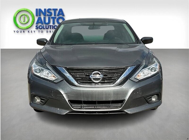 2018 Nissan Altima 2.5 SV Moonroof - Photo 4 - Edmonton, AB T5L 2J7