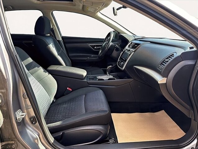 2018 Nissan Altima 2.5 SV Moonroof - Photo 15 - Edmonton, AB T5L 2J7