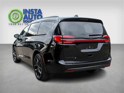 2023 Chrysler Pacifica Touring L Sunroof S package   - Photo 5 - St Albert, AB T8N 3Z7