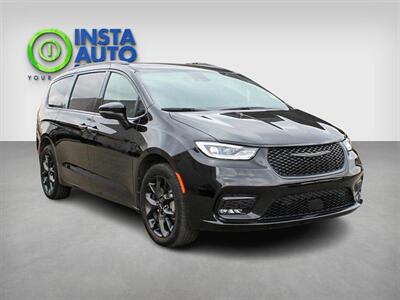 2023 Chrysler Pacifica Touring L Sunroof S package   - Photo 3 - St Albert, AB T8N 3Z7