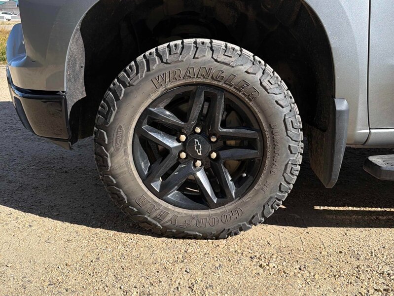 2023 Chevrolet Silverado 1500 LT Trail Boss 4x4 - Photo 16 - Edmonton, AB T5L 2J7