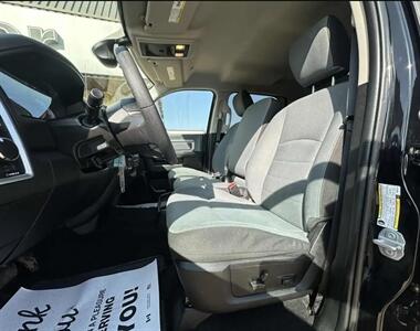 2022 RAM 1500 SLT   - Photo 9 - St Albert, AB T8N 3Z7