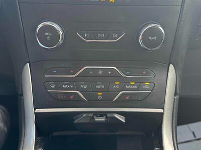 2019 Ford Edge SEL Moonroof  AWD - Photo 14 - St Albert, AB T8N 3Z7