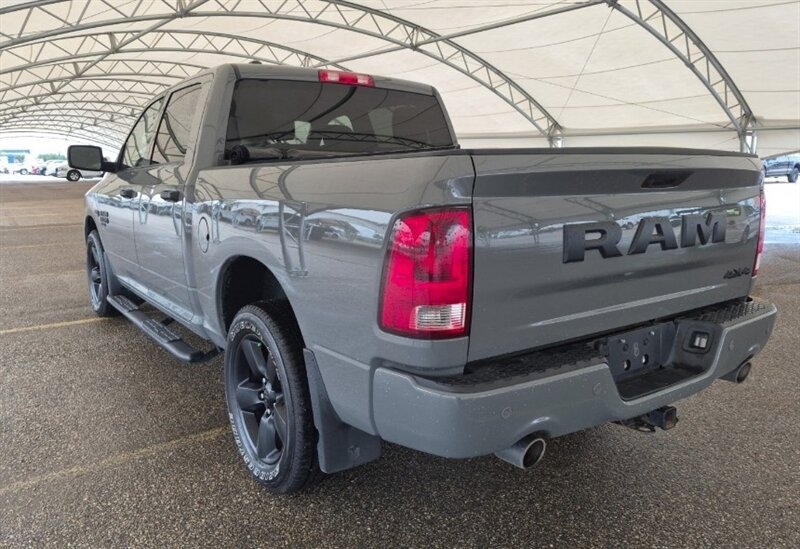 2022 RAM 1500 Express Blackout 4x4 - Photo 4 - St Albert, AB T8N 3Z7