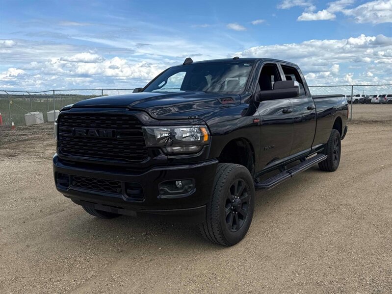 2022 RAM 3500 Big Horn Night Edition 8ft Box 4x4 - Photo 1 - St Albert, AB T8N 3Z7