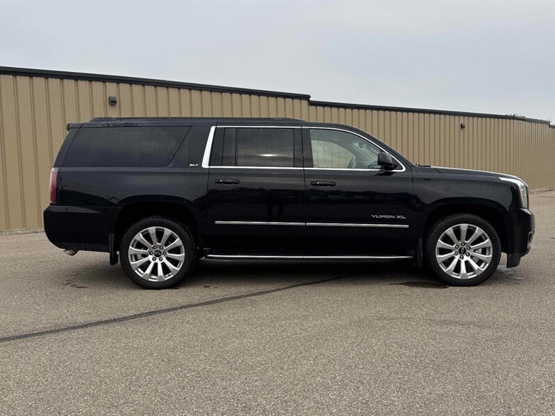 2020 GMC Yukon XL SLT 4x4 - Photo 7 - Acheson, AB T7X 5A3
