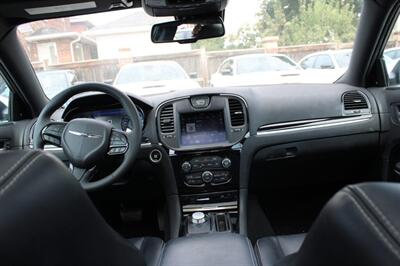 2023 Chrysler 300 Series S  AWD - Photo 10 - St Albert, AB T8N 3Z7
