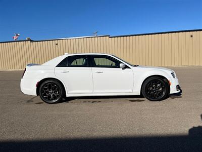 2023 Chrysler 300 Series S  AWD - Photo 4 - St Albert, AB T8N 3Z7