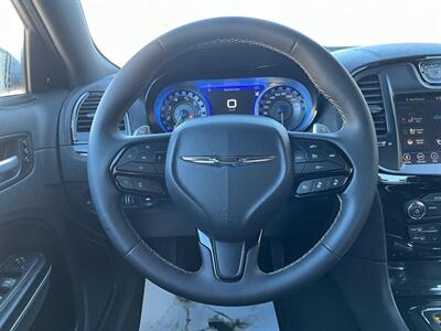 2023 Chrysler 300 Series S  AWD - Photo 10 - St Albert, AB T8N 3Z7