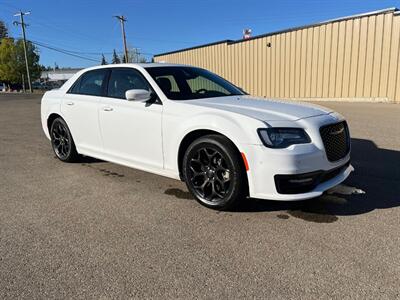 2023 Chrysler 300 Series S  AWD - Photo 3 - St Albert, AB T8N 3Z7