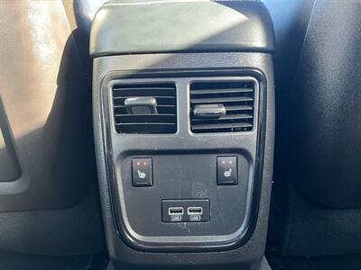 2023 Chrysler 300 Series S  AWD - Photo 16 - St Albert, AB T8N 3Z7