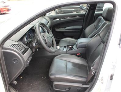 2023 Chrysler 300 Series S  AWD - Photo 7 - St Albert, AB T8N 3Z7
