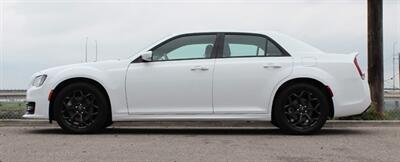 2023 Chrysler 300 Series S  AWD - Photo 3 - St Albert, AB T8N 3Z7