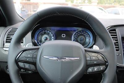 2023 Chrysler 300 Series S  AWD - Photo 9 - St Albert, AB T8N 3Z7