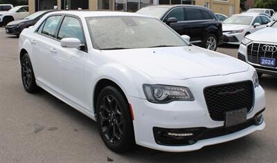 2023 Chrysler 300 Series S  AWD - Photo 4 - St Albert, AB T8N 3Z7