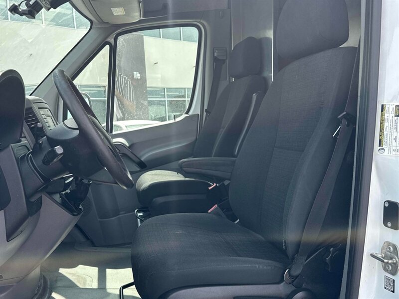 2017 Mercedes-Benz Sprinter 2500 Cargo Diesel - Photo 10 - Acheson, AB T7X 5A3