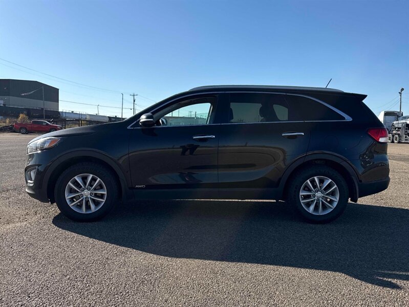 2017 Kia Sorento LX - Photo 2 - Edmonton, AB T5L 2J7