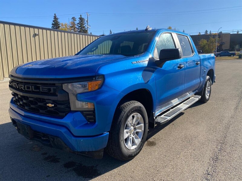 2022 Chevrolet Silverado 1500 Custom 4x4 - Photo 1 - St Albert, AB T8N 3Z7