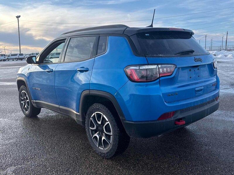 2024 Jeep Compass Trailhawk 4x4 - Photo 4 - Acheson, AB T7X 5A3