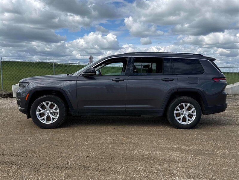2023 Jeep Grand Cherokee L Limited 4x4 - Photo 3 - St Albert, AB T8N 3Z7
