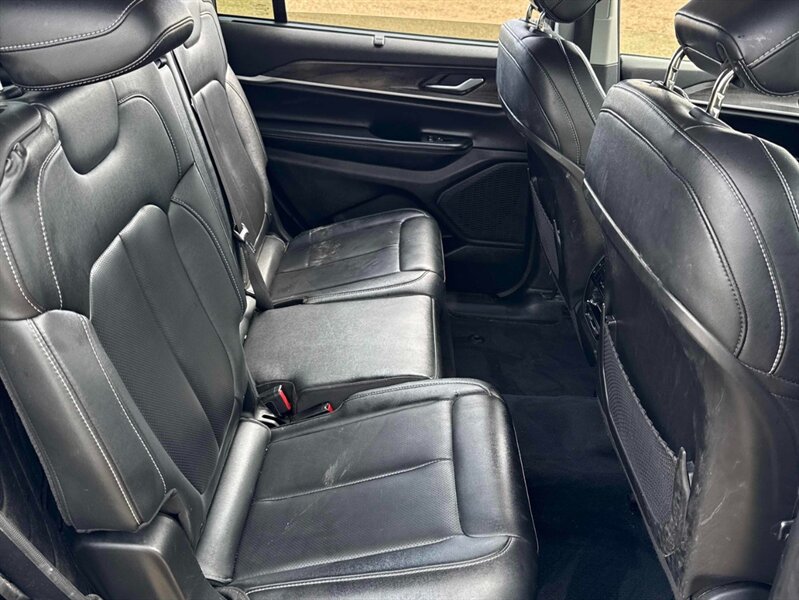 2023 Jeep Grand Cherokee L Limited 4x4 - Photo 15 - St Albert, AB T8N 3Z7