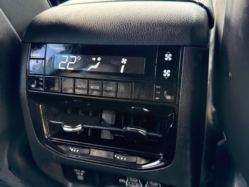 2023 Jeep Grand Cherokee L Limited 4x4 - Photo 14 - St Albert, AB T8N 3Z7