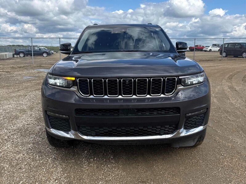 2023 Jeep Grand Cherokee L Limited 4x4 - Photo 6 - St Albert, AB T8N 3Z7