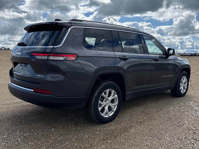 2023 Jeep Grand Cherokee L Limited 4x4 - Photo 8 - St Albert, AB T8N 3Z7