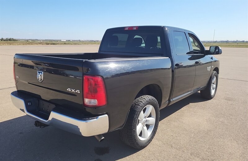 2023 RAM 1500 Classic SLT 4x4 - Photo 5 - Edmonton, AB T5L 2J7