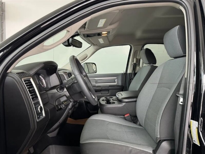 2023 RAM 1500 Classic SLT 4x4 - Photo 7 - Edmonton, AB T5L 2J7