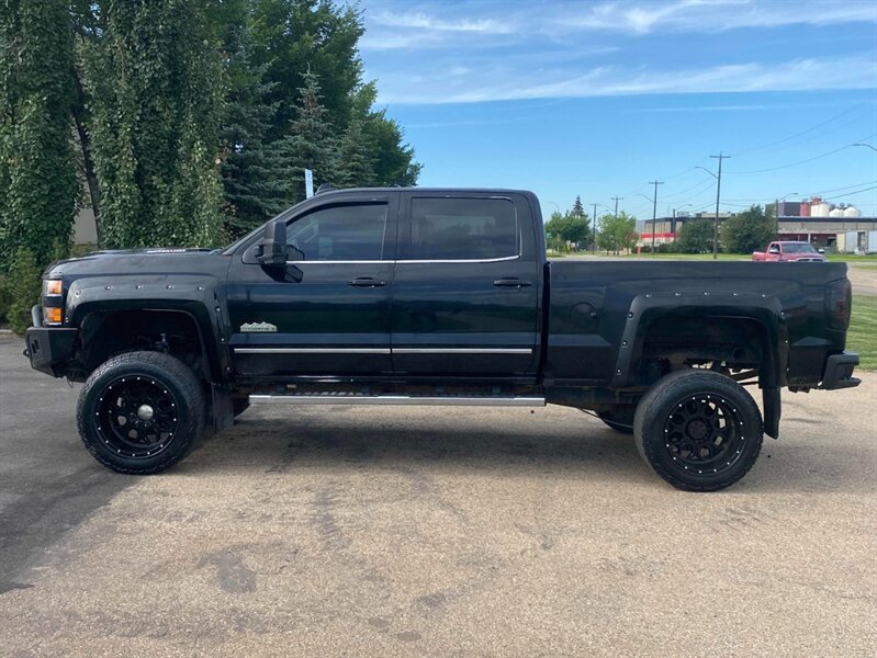 2019 Chevrolet Silverado 2500 High Country 6.6L 8cyl, Diesel - Photo 3 - Edmonton, AB T5L 2J7