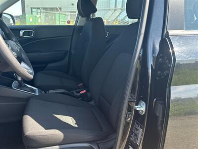 2023 Hyundai Venue Essential   - Photo 10 - Acheson, AB T7X 5A3