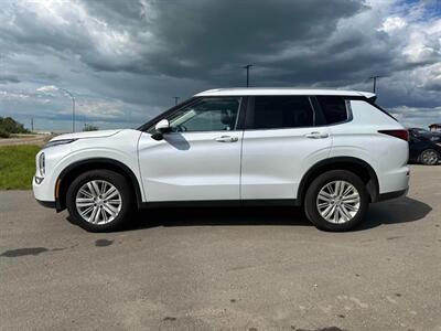 2024 Mitsubishi Outlander LE  AWD - Photo 3 - Acheson, AB T7X 5A3