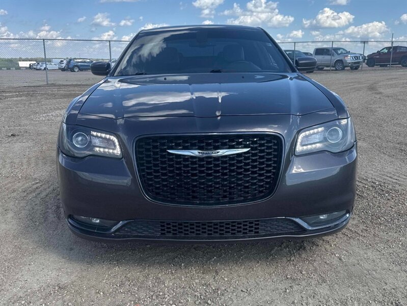 2019 Chrysler 300 Series S - Photo 2 - Acheson, AB T7X 5A3
