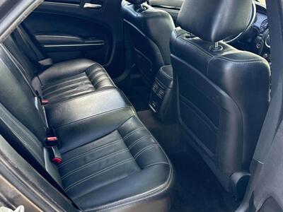 2019 Chrysler 300 Series S - Photo 12 - Acheson, AB T7X 5A3