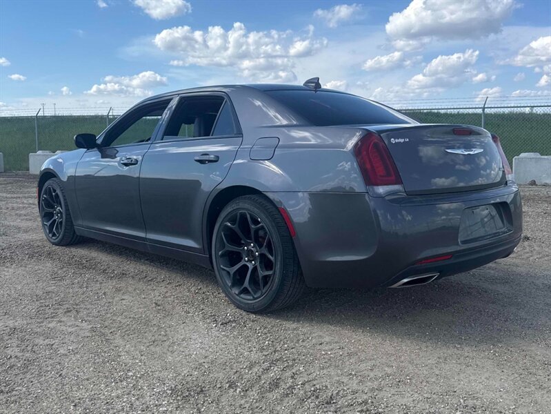 2019 Chrysler 300 Series S - Photo 4 - Acheson, AB T7X 5A3