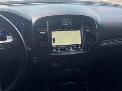 2019 Chrysler 300 Series S - Photo 10 - Acheson, AB T7X 5A3